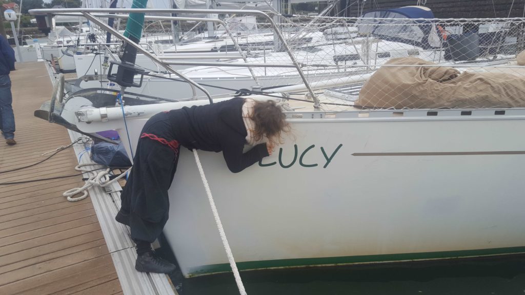 SI on en est à coller des autocollants, c'est qu'on est quand même à peu près prêts à partir !