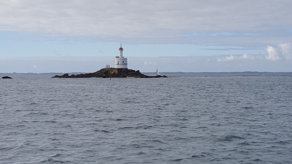 Le phare de la Teignouse, maintes fois passé ces trois derniers mois. Îl va nous manquer !